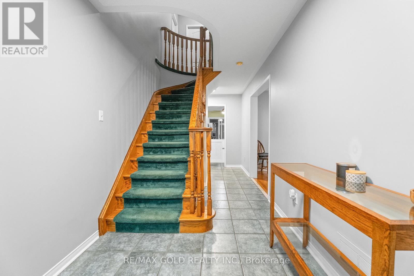 57 Creekwood Drive, Brampton, Ontario L7A 1J3 - Photo 10 - W12566202