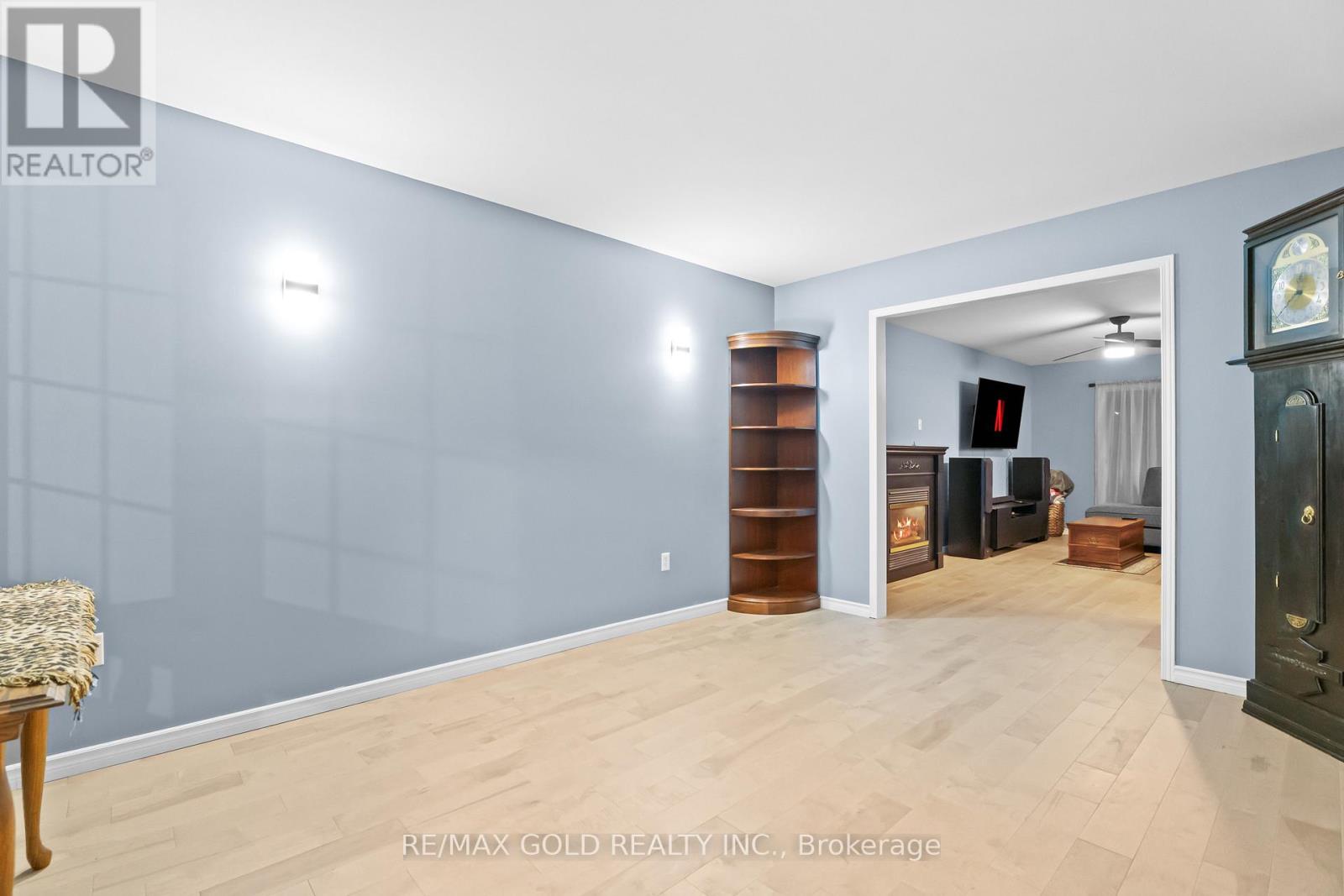 57 Creekwood Drive, Brampton, Ontario L7A 1J3 - Photo 11 - W12566202