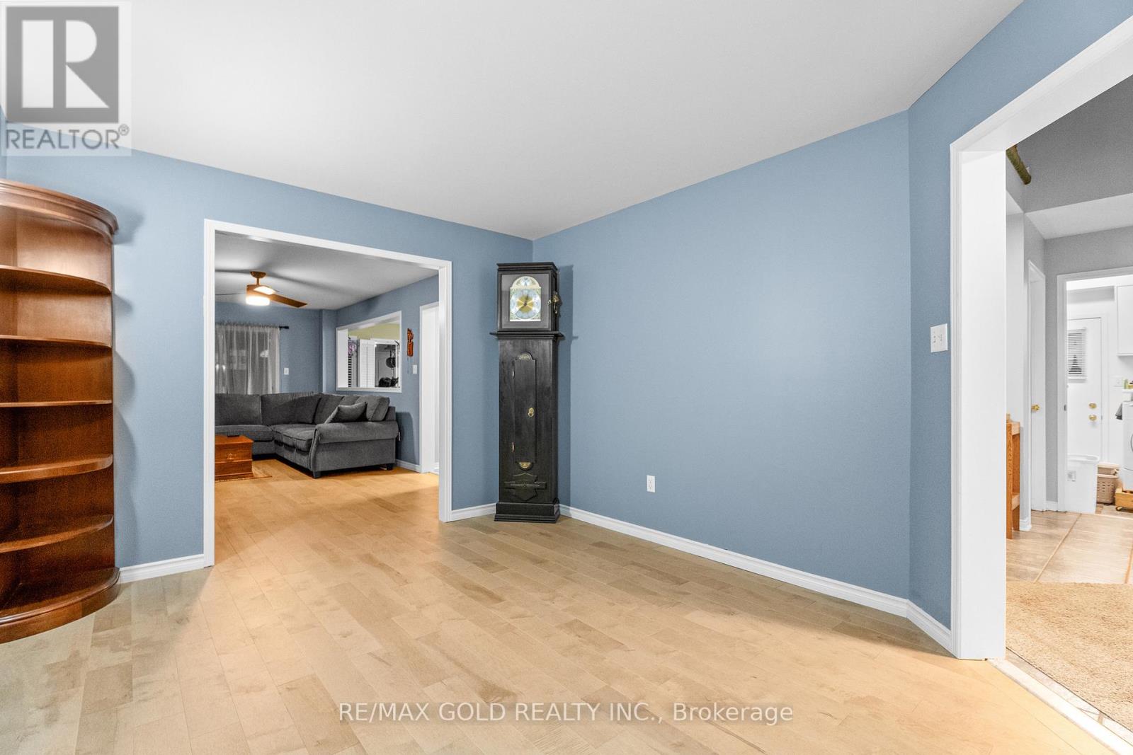 57 Creekwood Drive, Brampton, Ontario L7A 1J3 - Photo 13 - W12566202