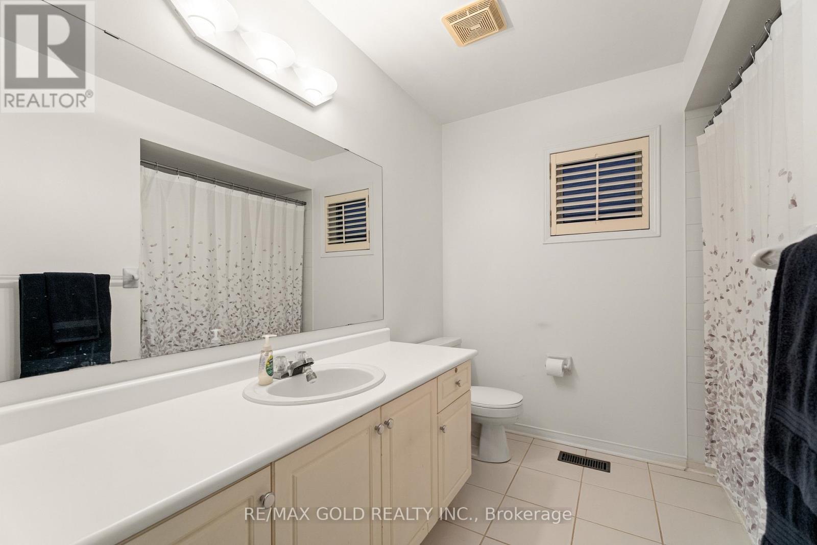 57 Creekwood Drive, Brampton, Ontario L7A 1J3 - Photo 39 - W12566202