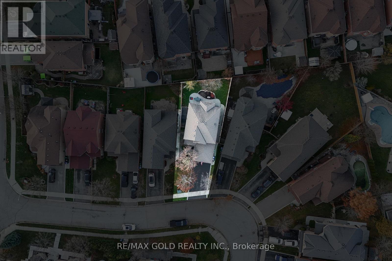 57 Creekwood Drive, Brampton, Ontario L7A 1J3 - Photo 5 - W12566202