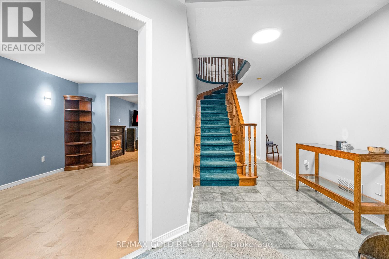 57 Creekwood Drive, Brampton, Ontario L7A 1J3 - Photo 9 - W12566202