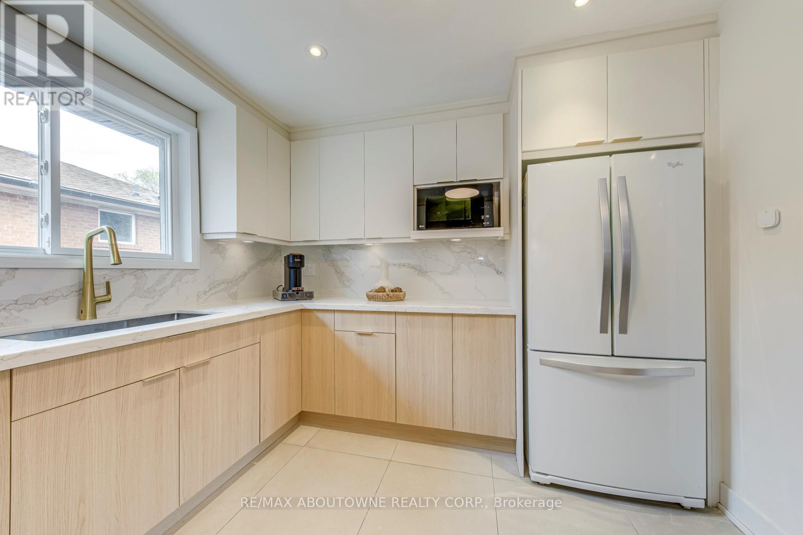 7 Ivybridge Drive, Toronto, Ontario  M9C 3R2 - Photo 16 - W12566224