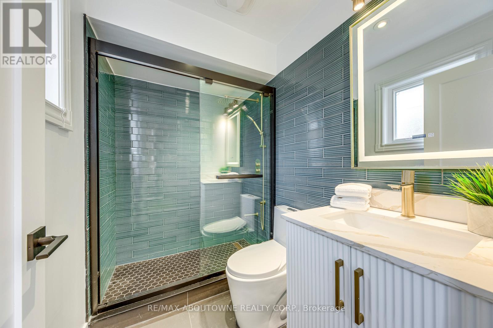 7 Ivybridge Drive, Toronto, Ontario  M9C 3R2 - Photo 22 - W12566224