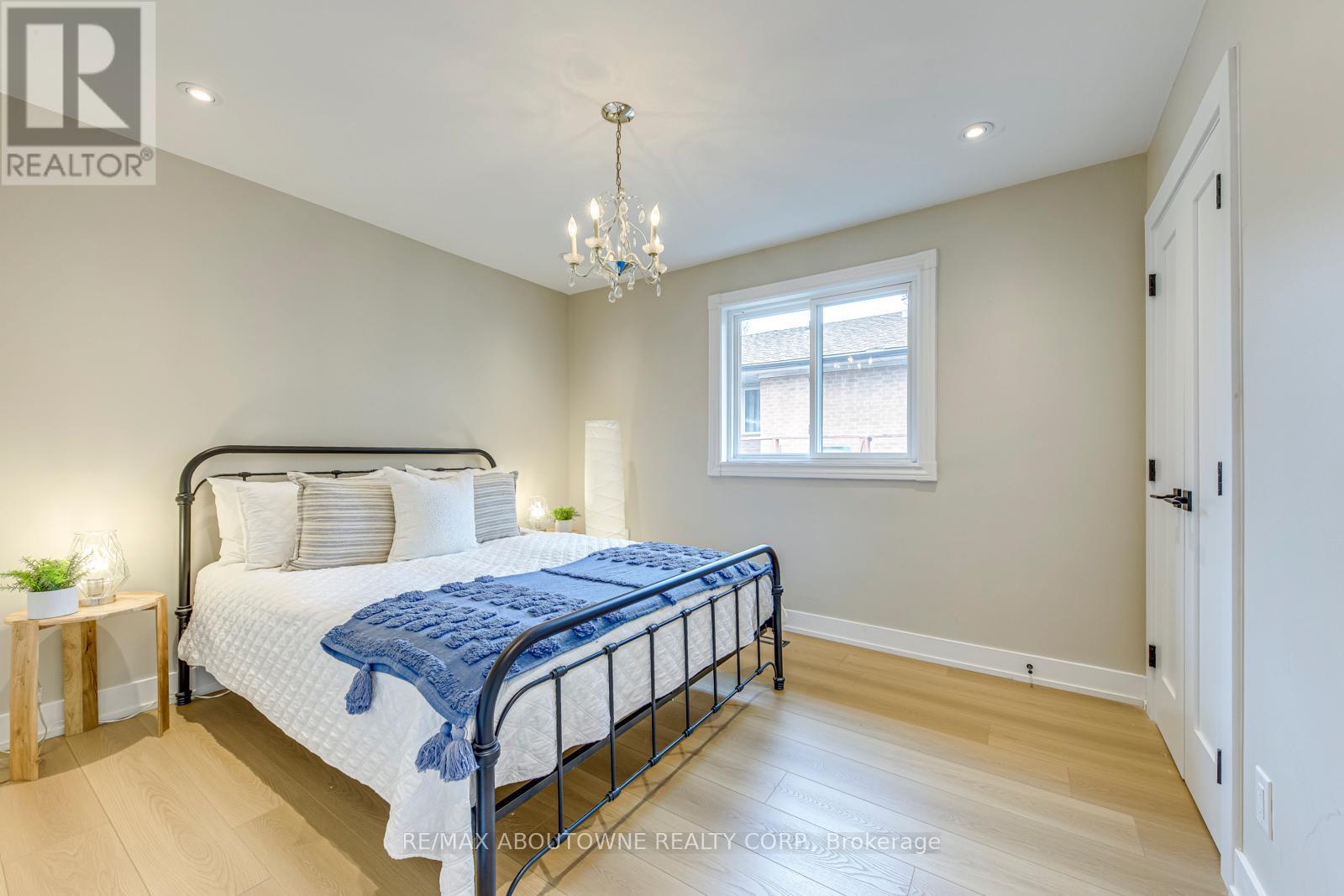 7 Ivybridge Drive, Toronto, Ontario  M9C 3R2 - Photo 23 - W12566224