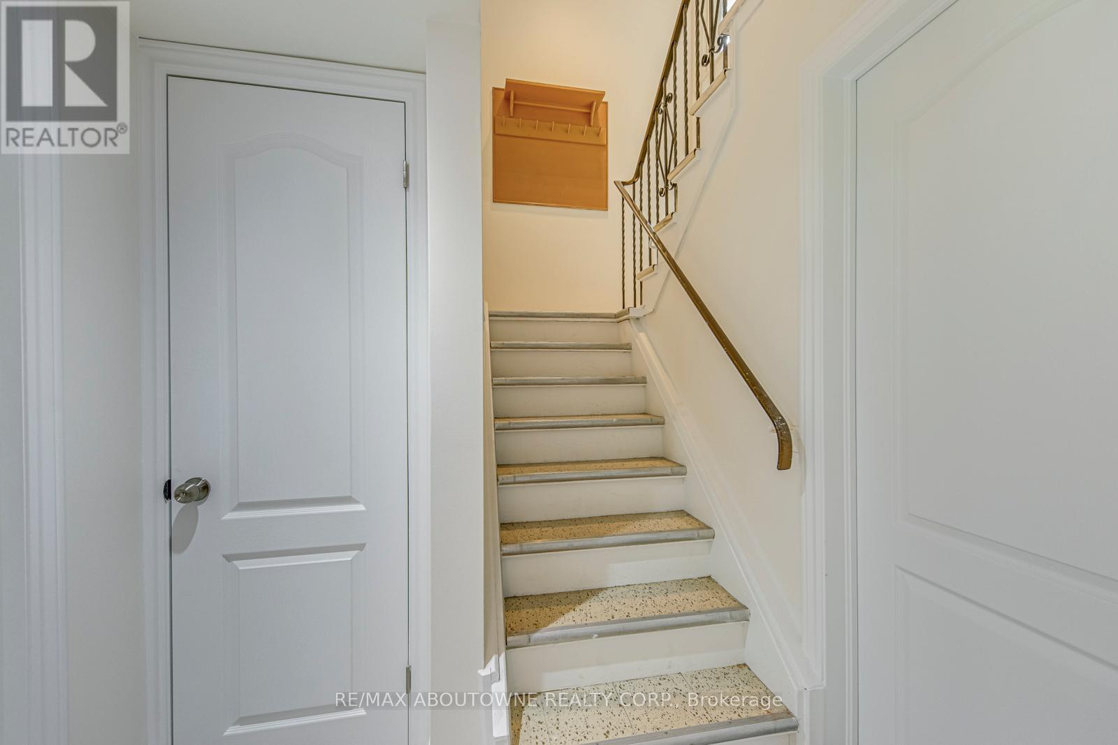 7 Ivybridge Drive, Toronto, Ontario  M9C 3R2 - Photo 30 - W12566224