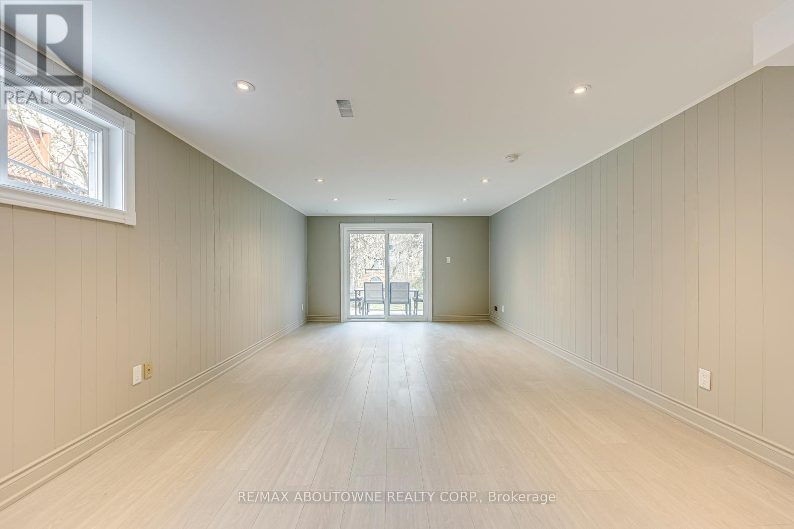 7 Ivybridge Drive, Toronto, Ontario  M9C 3R2 - Photo 32 - W12566224