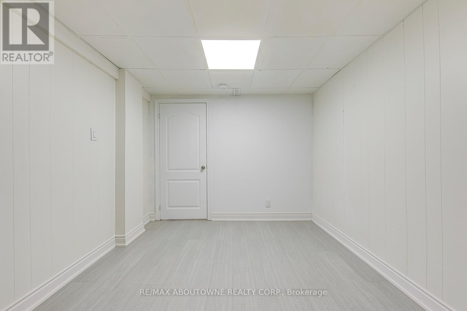 7 Ivybridge Drive, Toronto, Ontario  M9C 3R2 - Photo 36 - W12566224