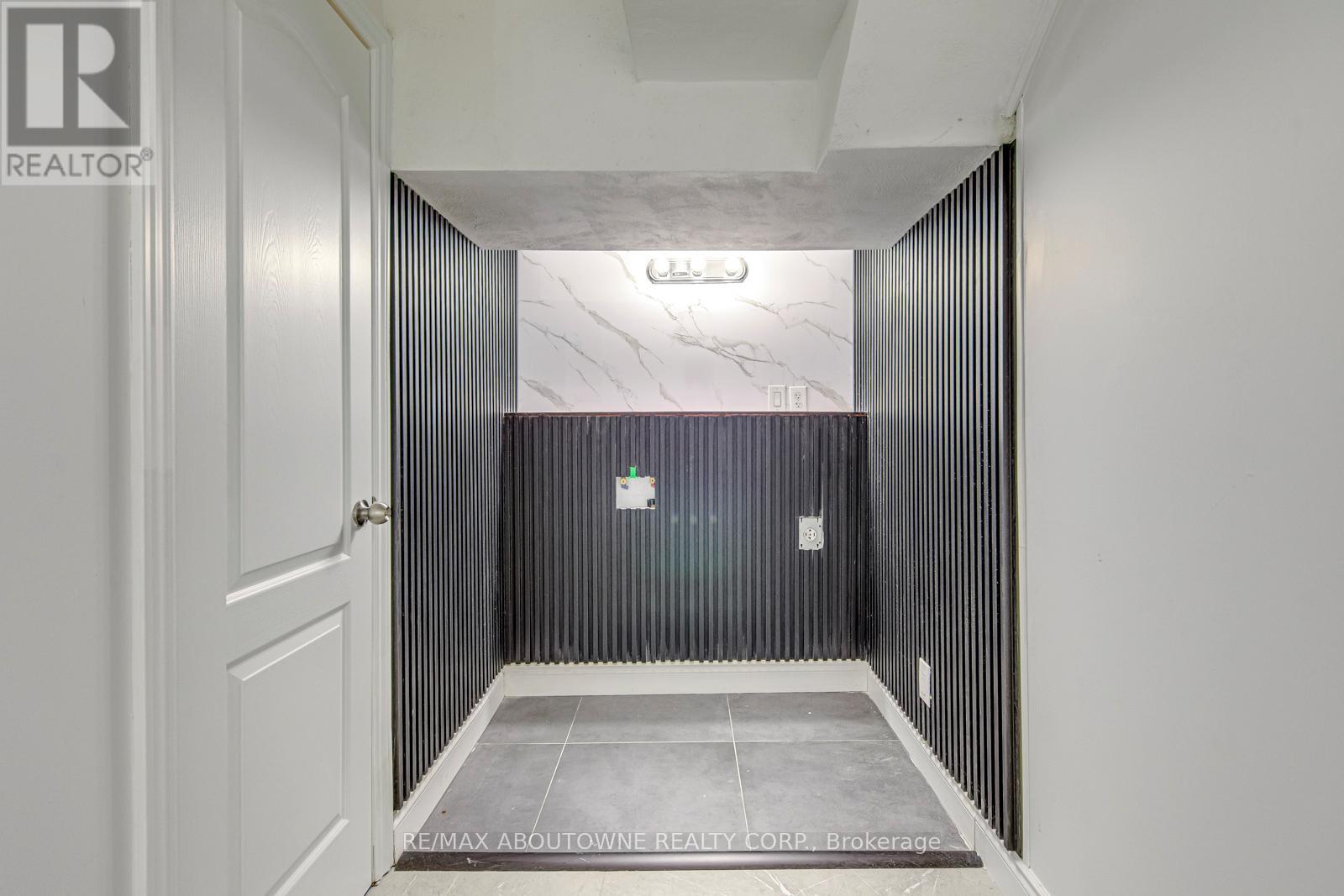 7 Ivybridge Drive, Toronto, Ontario  M9C 3R2 - Photo 39 - W12566224