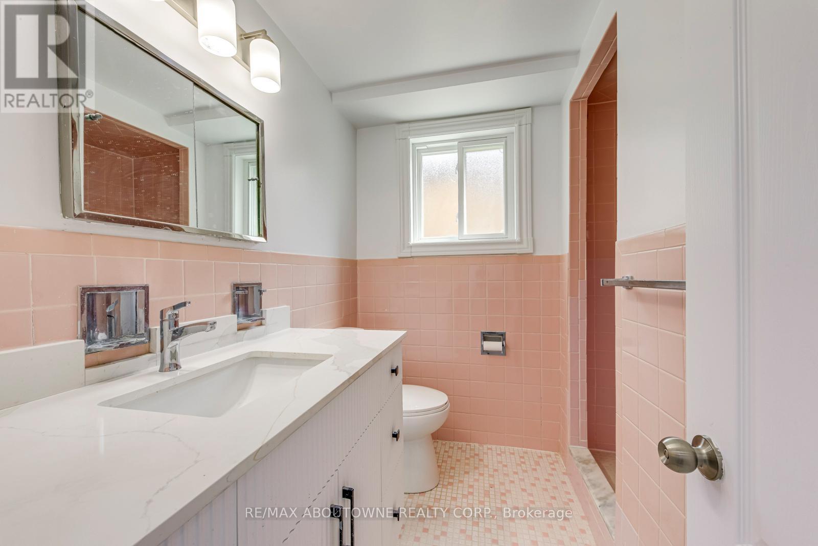 7 Ivybridge Drive, Toronto, Ontario  M9C 3R2 - Photo 42 - W12566224