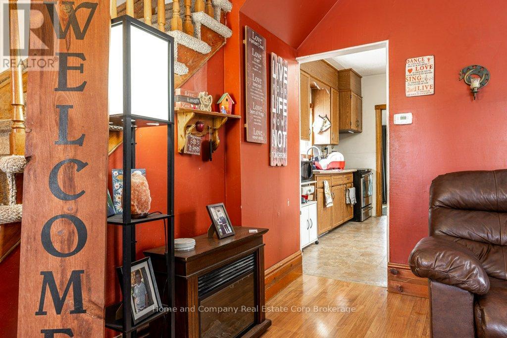 94 Bay Street, Stratford, Ontario  N5A 4K9 - Photo 3 - X12566332