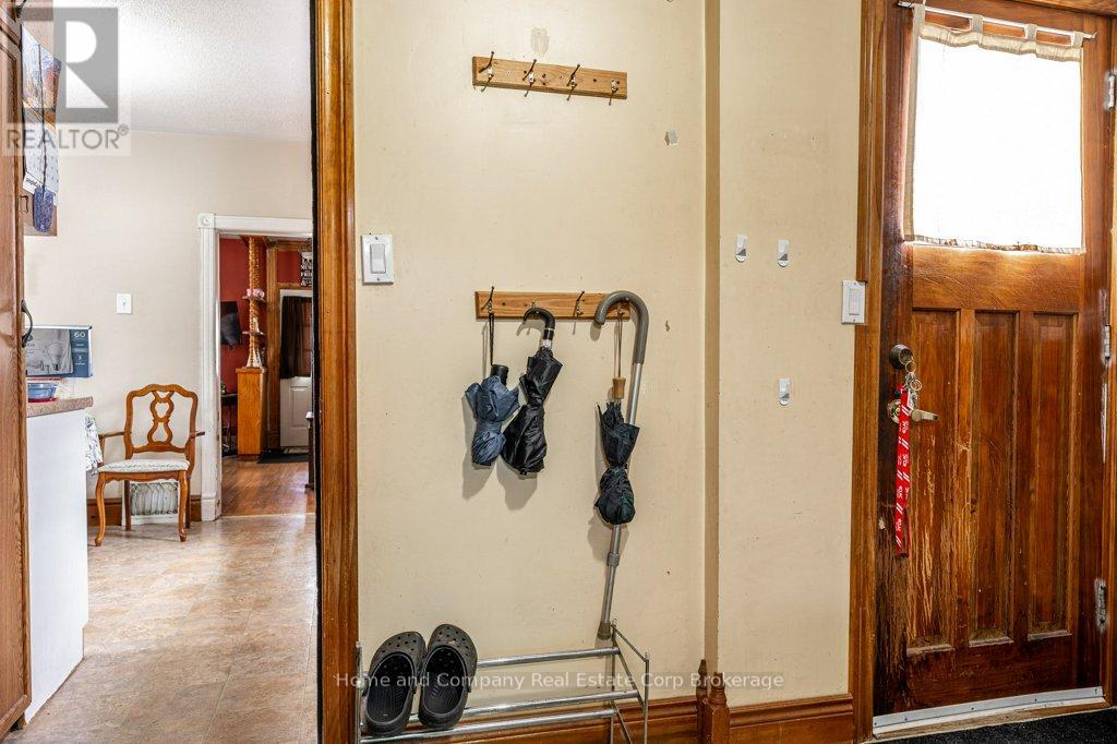 94 Bay Street, Stratford, Ontario  N5A 4K9 - Photo 9 - X12566332