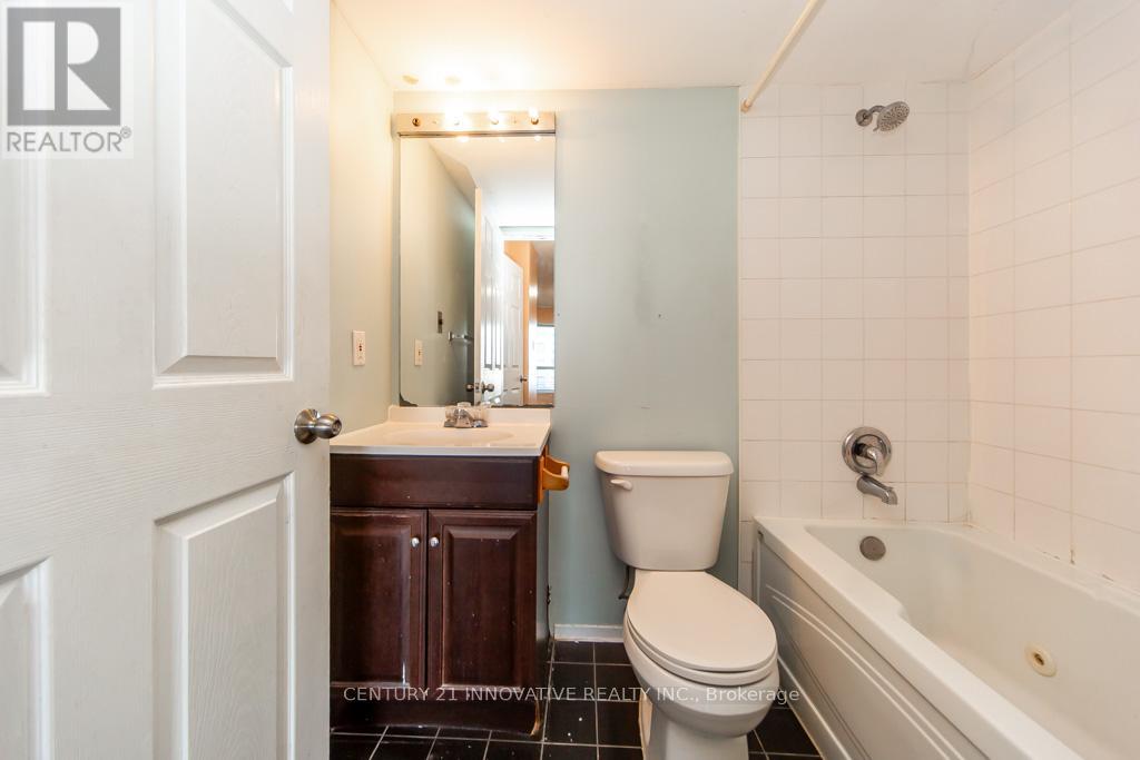 416 - 2550 Lawrence Avenue E, Toronto, Ontario  M1P 2R7 - Photo 17 - E12556070