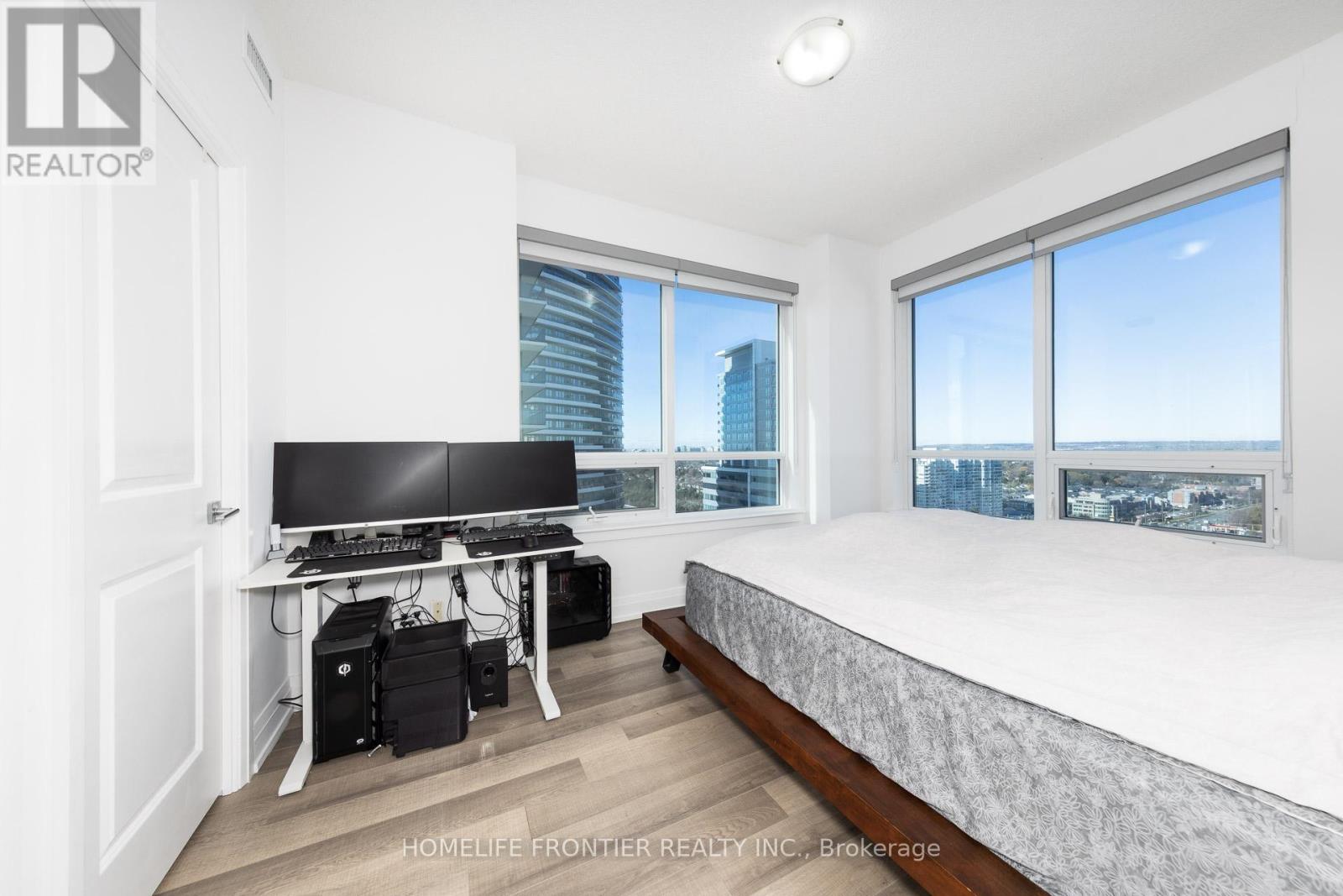 Ph209 - 7167 Yonge Street, Markham, Ontario  L3T 0E1 - Photo 13 - N12565596