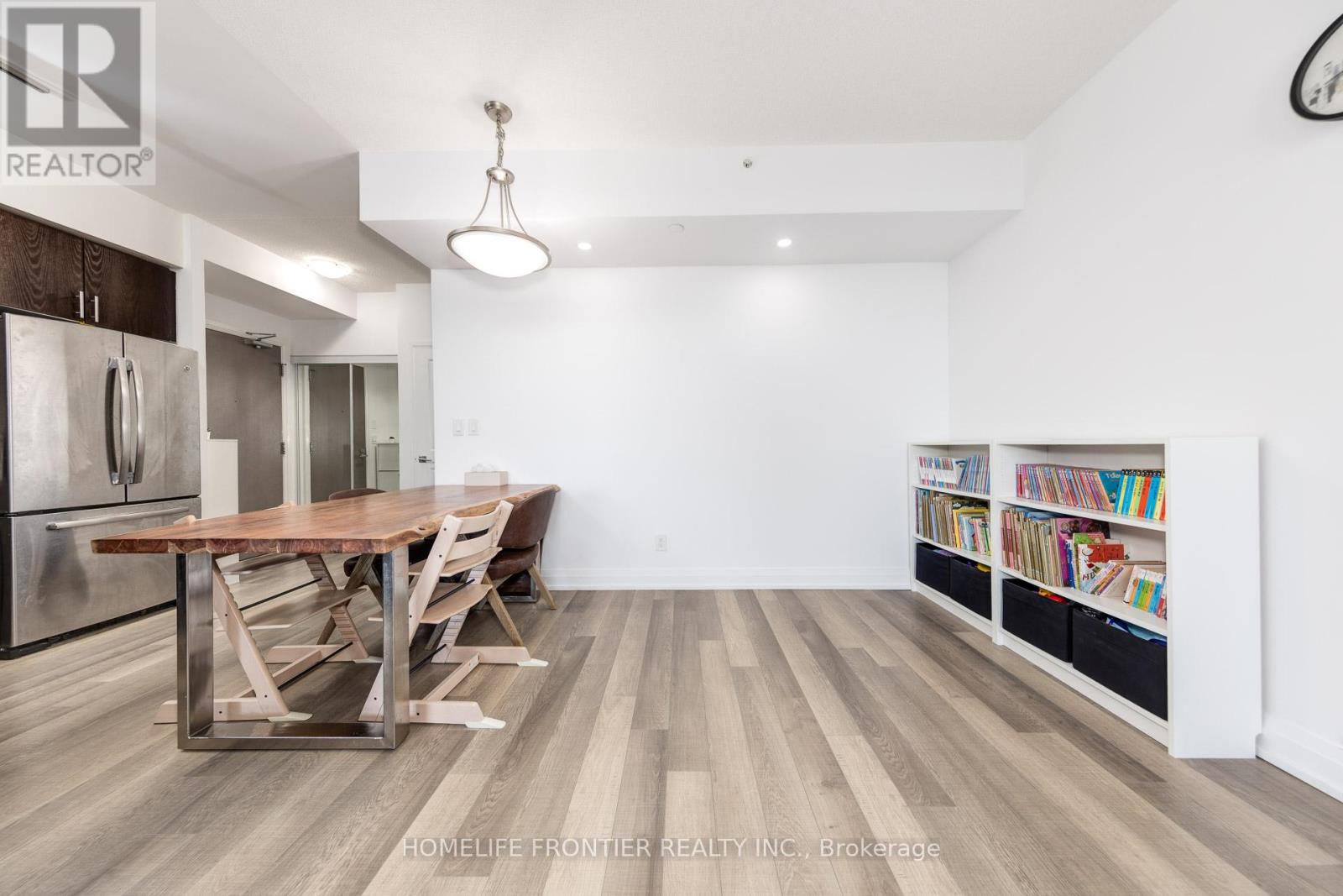 Ph209 - 7167 Yonge Street, Markham, Ontario  L3T 0E1 - Photo 6 - N12565596