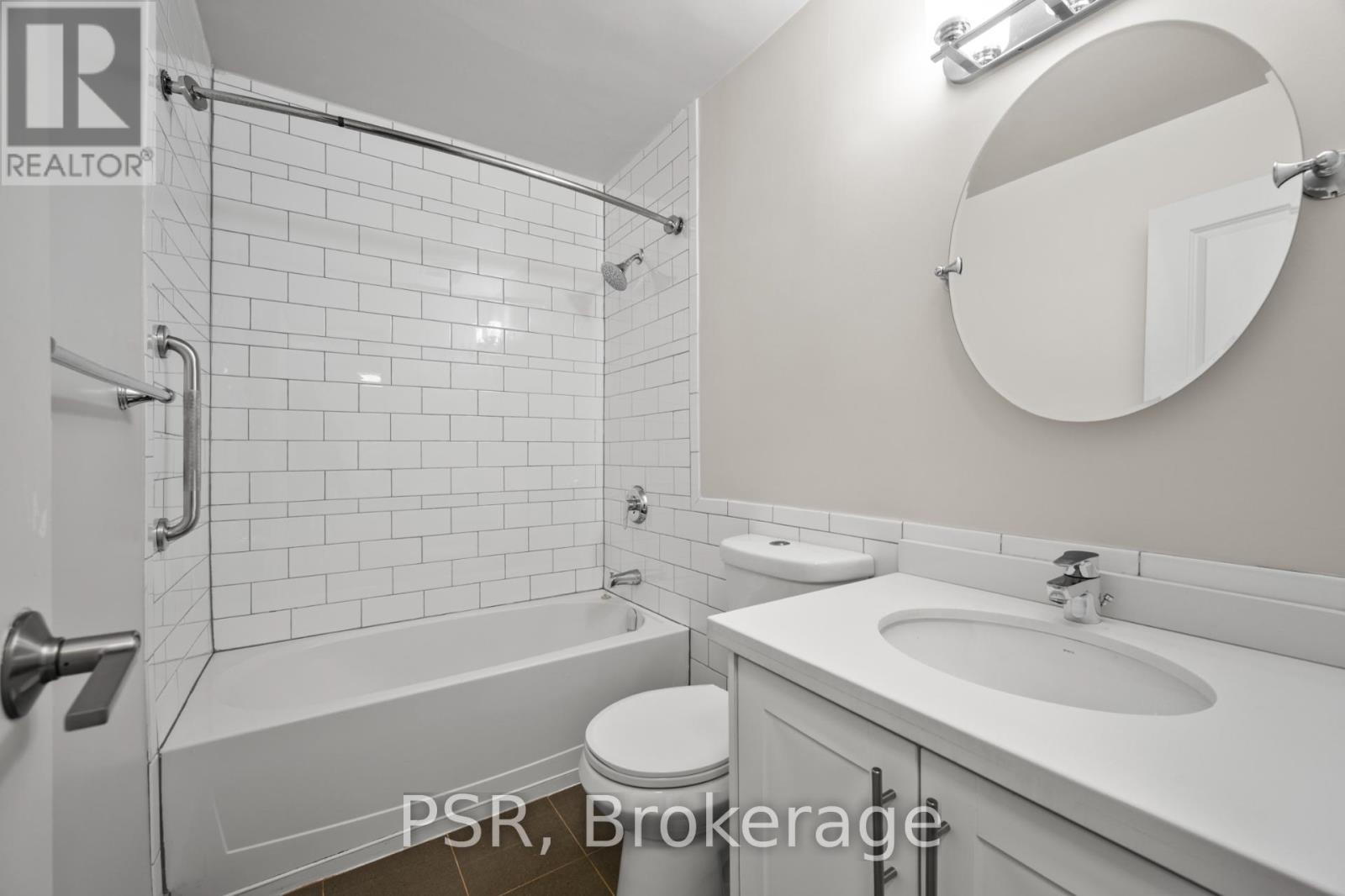 205 - 2300 Marine Drive, Oakville, Ontario  L6L 1C3 - Photo 11 - W12564614