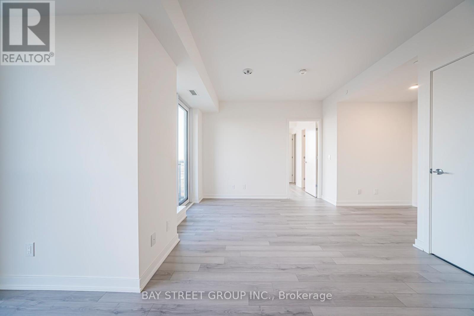 1004 - 3071 Trafalgar Road, Oakville, Ontario  L6H 8C6 - Photo 4 - W12524792