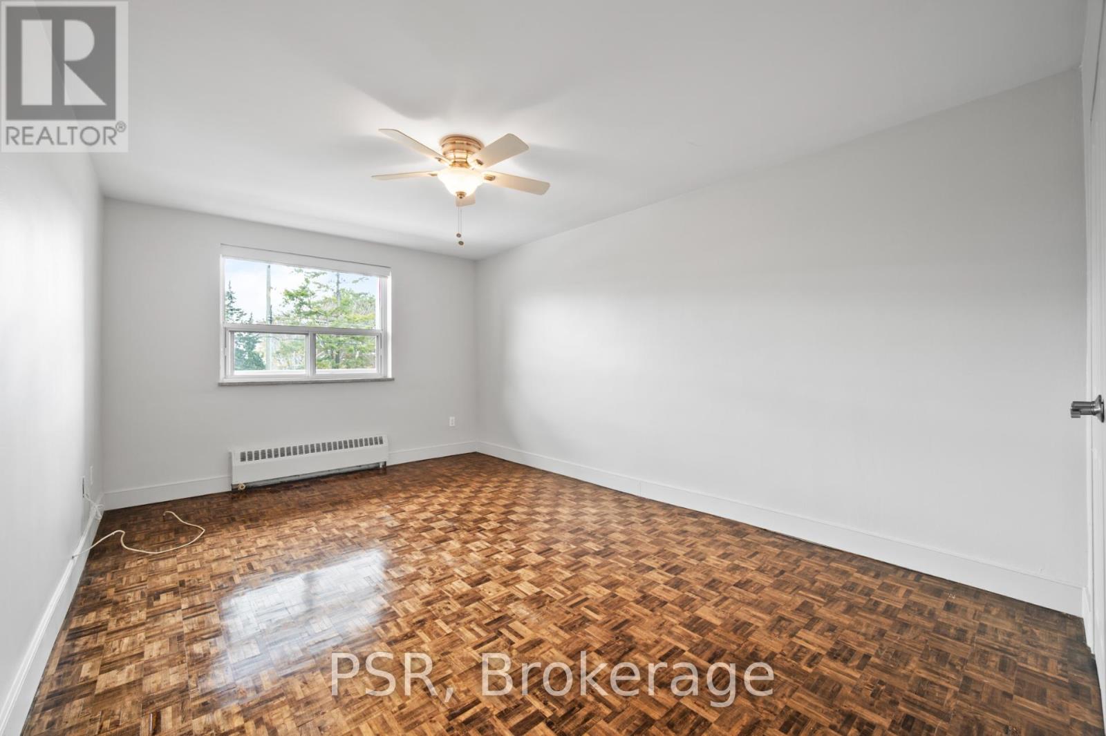 205 - 2300 Marine Drive, Oakville, Ontario  L6L 1C3 - Photo 9 - W12564614