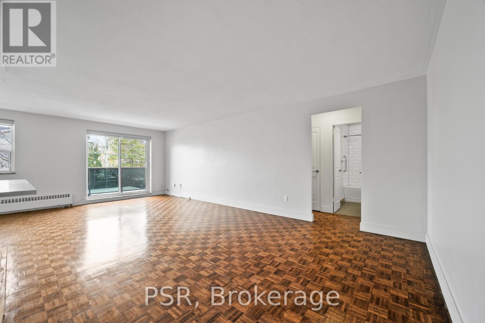 205 - 2300 Marine Drive, Oakville, Ontario  L6L 1C3 - Photo 7 - W12564614