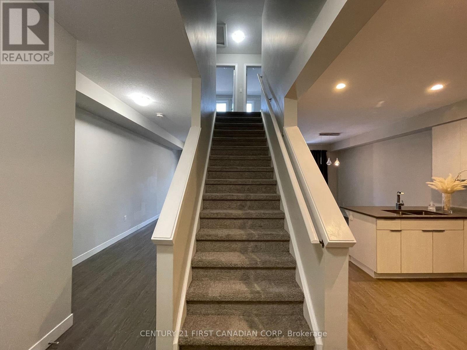 856 - 856 West Village Square, London North, Ontario  N6H 0J7 - Photo 6 - X12566248