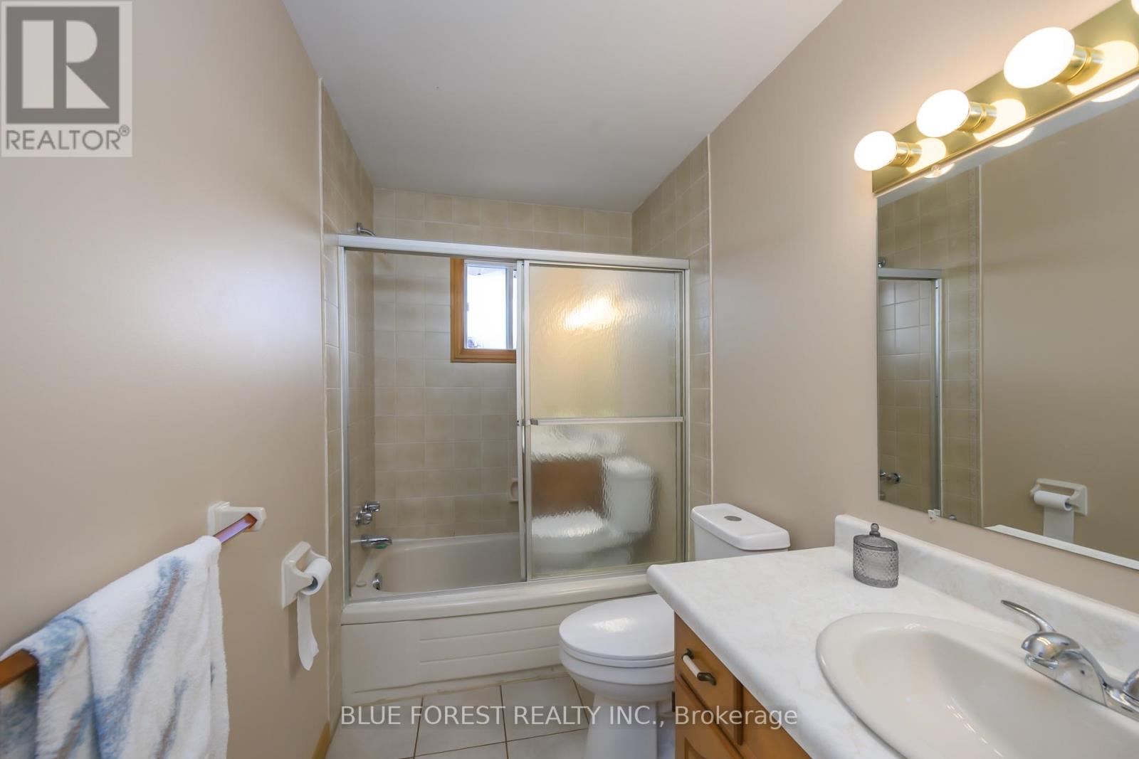 36 Golfdale Crescent, London South, Ontario  N6C 5P1 - Photo 13 - X12566306