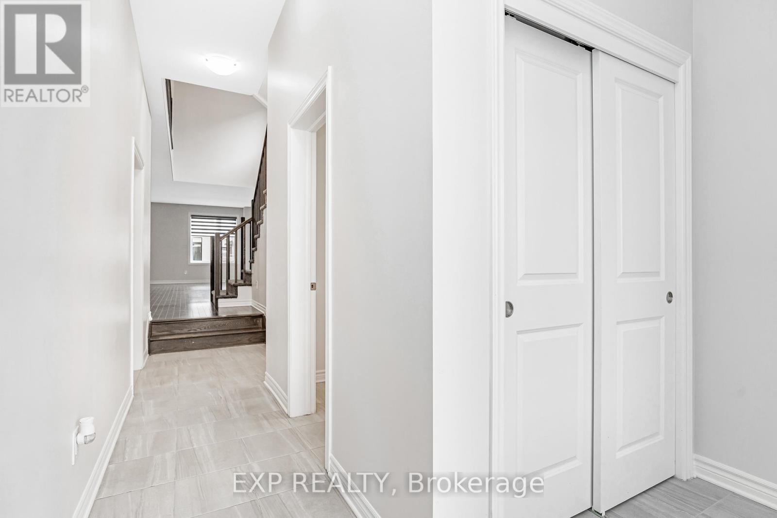 324 Du Ventoux Avenue N, Ottawa, Ontario  K4A 5L6 - Photo 3 - X12566292