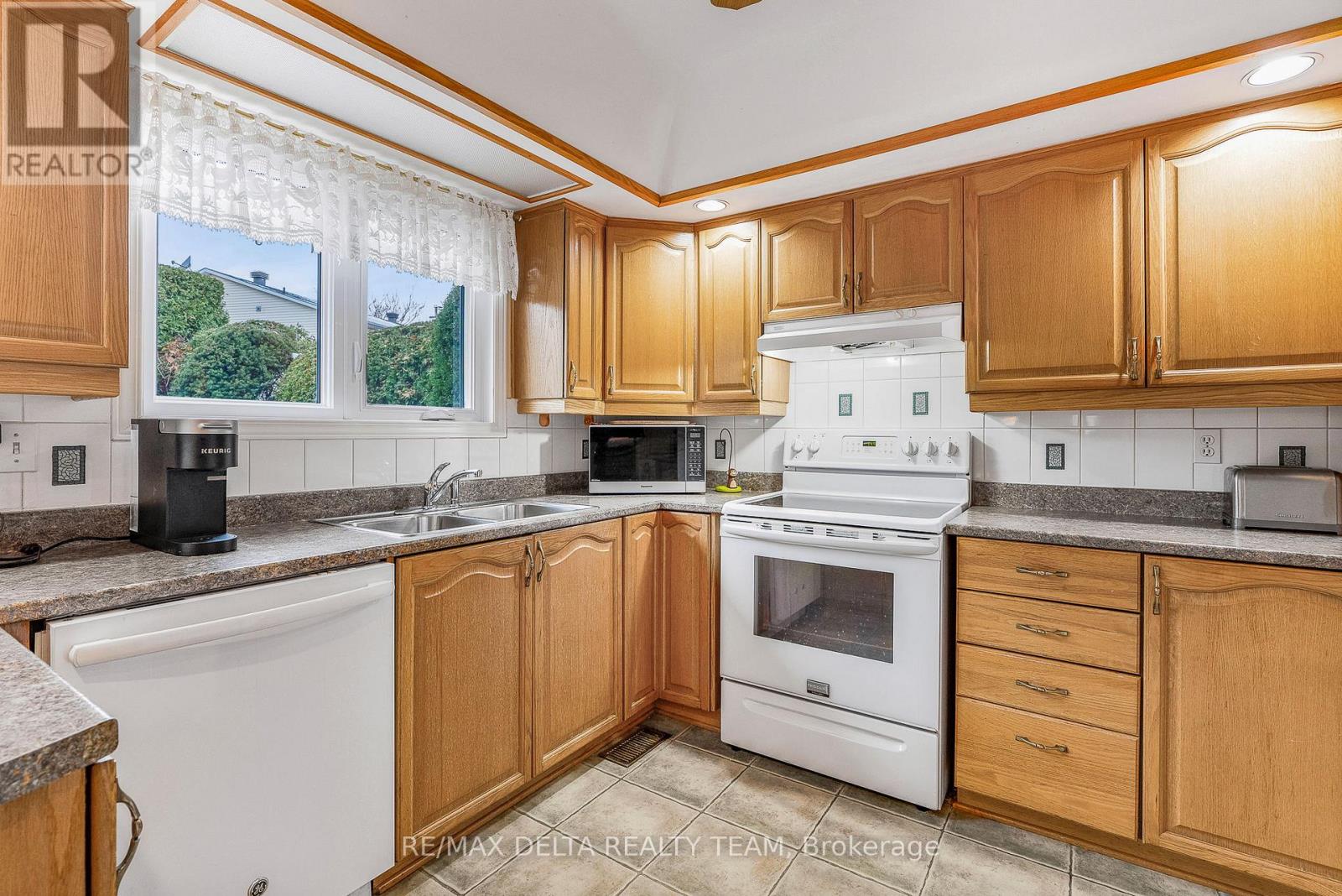 745 Hauteview Crescent, Ottawa, Ontario  K4A 2B9 - Photo 16 - X12566294