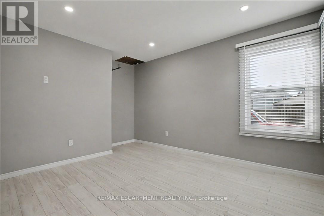 67 Seventh Avenue, Brantford, Ontario  N3S 1B5 - Photo 22 - X12565986