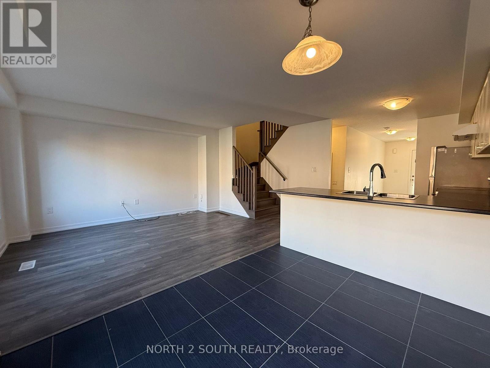 6 Bradshaw Drive, Hamilton, Ontario  L8J 0K7 - Photo 5 - X12566034