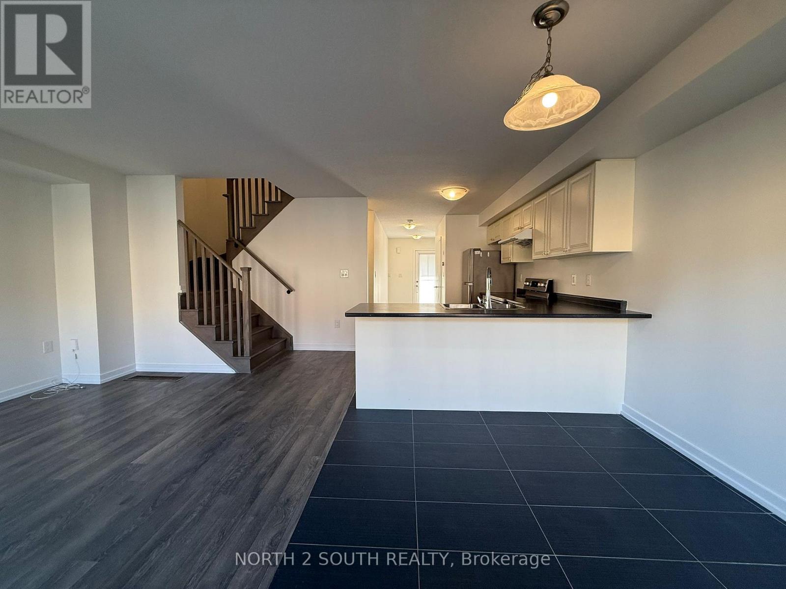 6 Bradshaw Drive, Hamilton, Ontario  L8J 0K7 - Photo 6 - X12566034