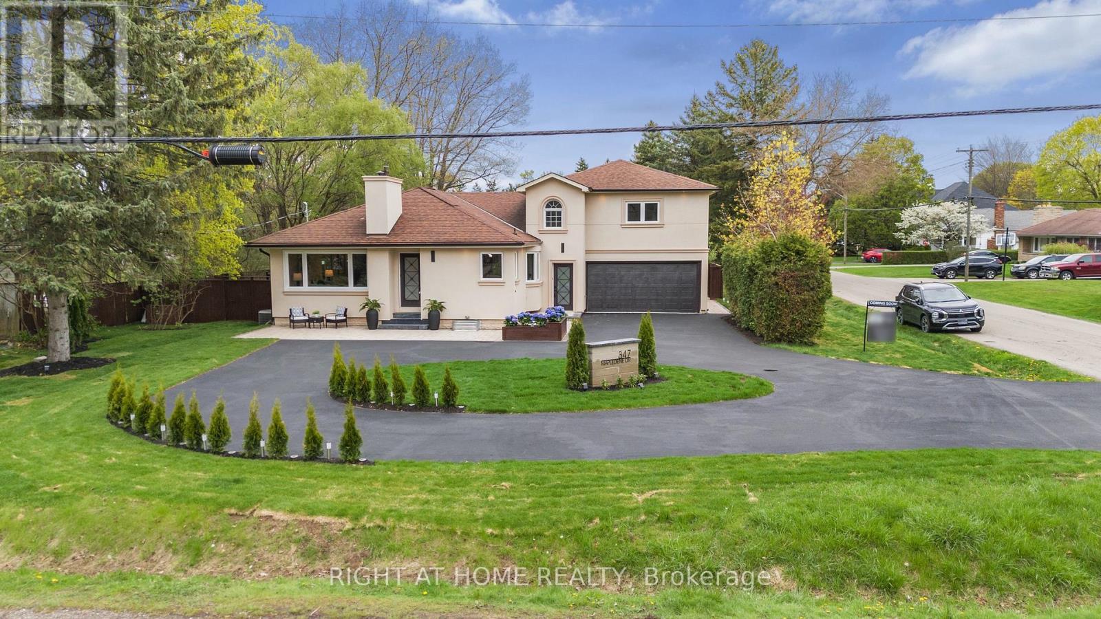 Upper - 347 Mapledene Drive, Hamilton, Ontario  L9G 2K3 - Photo 2 - X12566056