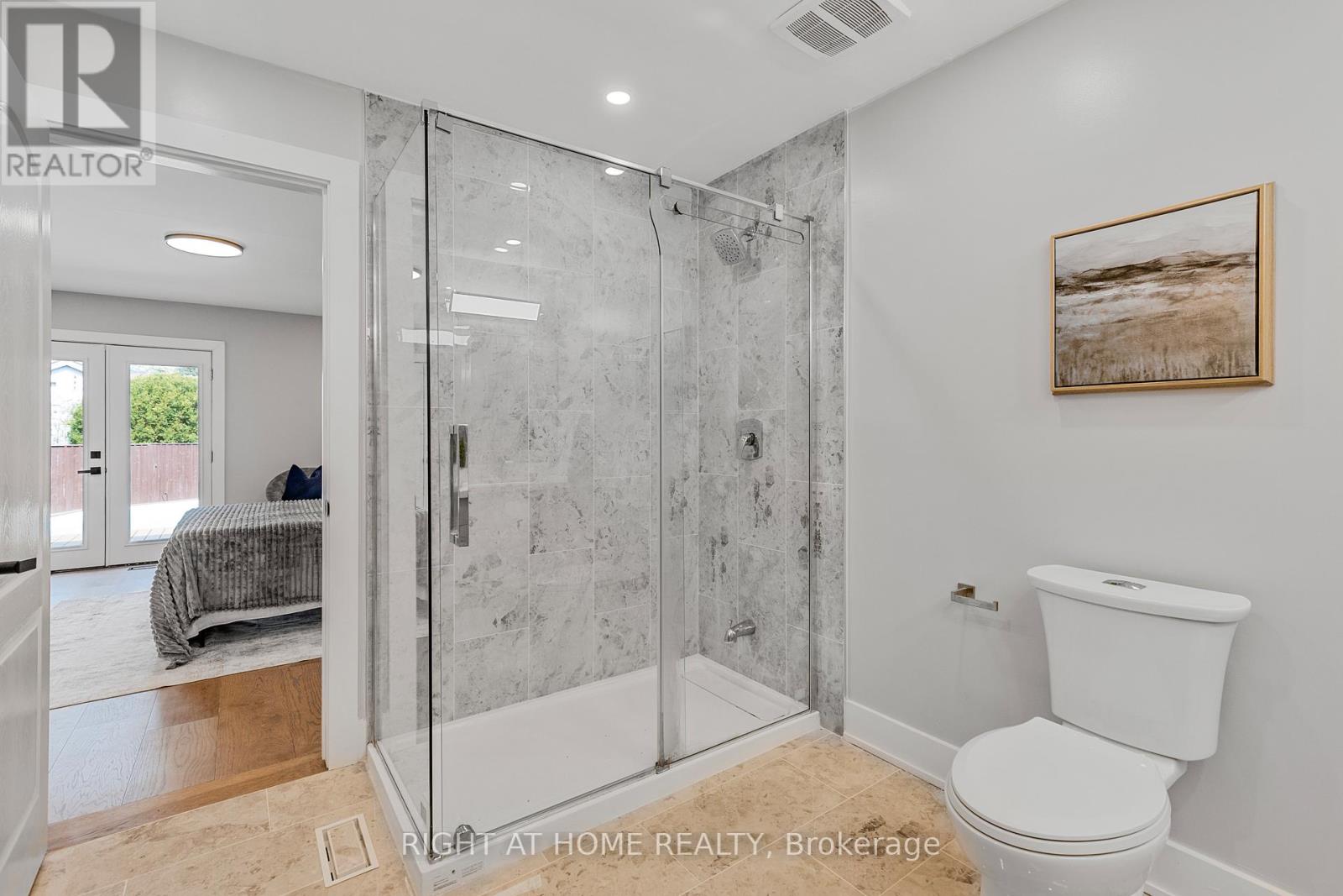 Upper - 347 Mapledene Drive, Hamilton, Ontario  L9G 2K3 - Photo 20 - X12566056