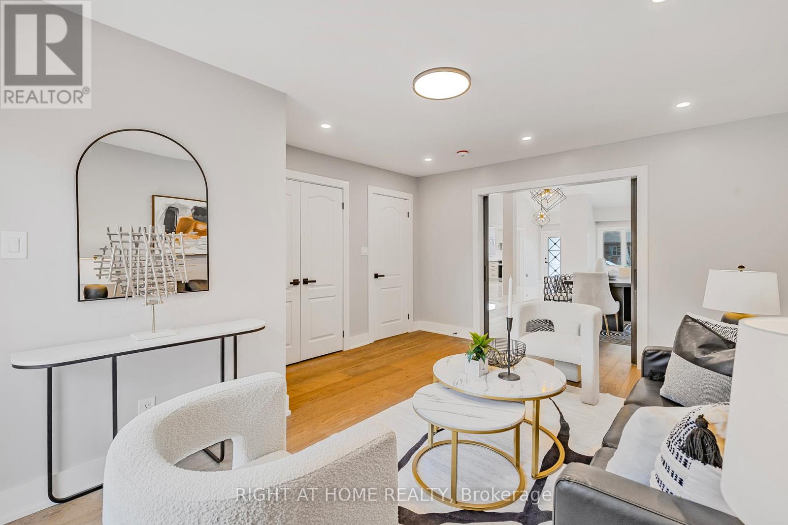 Upper - 347 Mapledene Drive, Hamilton, Ontario  L9G 2K3 - Photo 23 - X12566056