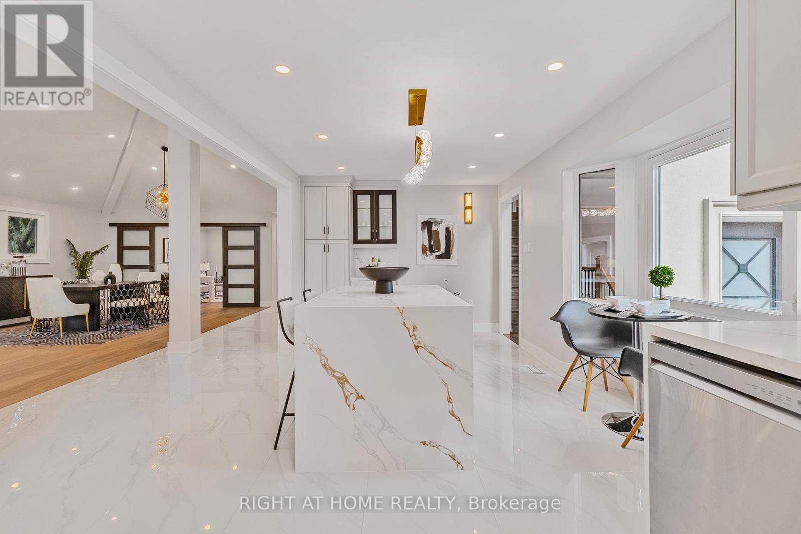 Upper - 347 Mapledene Drive, Hamilton, Ontario  L9G 2K3 - Photo 9 - X12566056