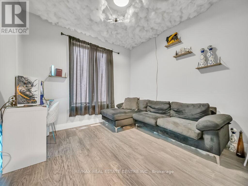 3374 Oriole Drive, London South, Ontario  N6M 0K1 - Photo 16 - X12566082