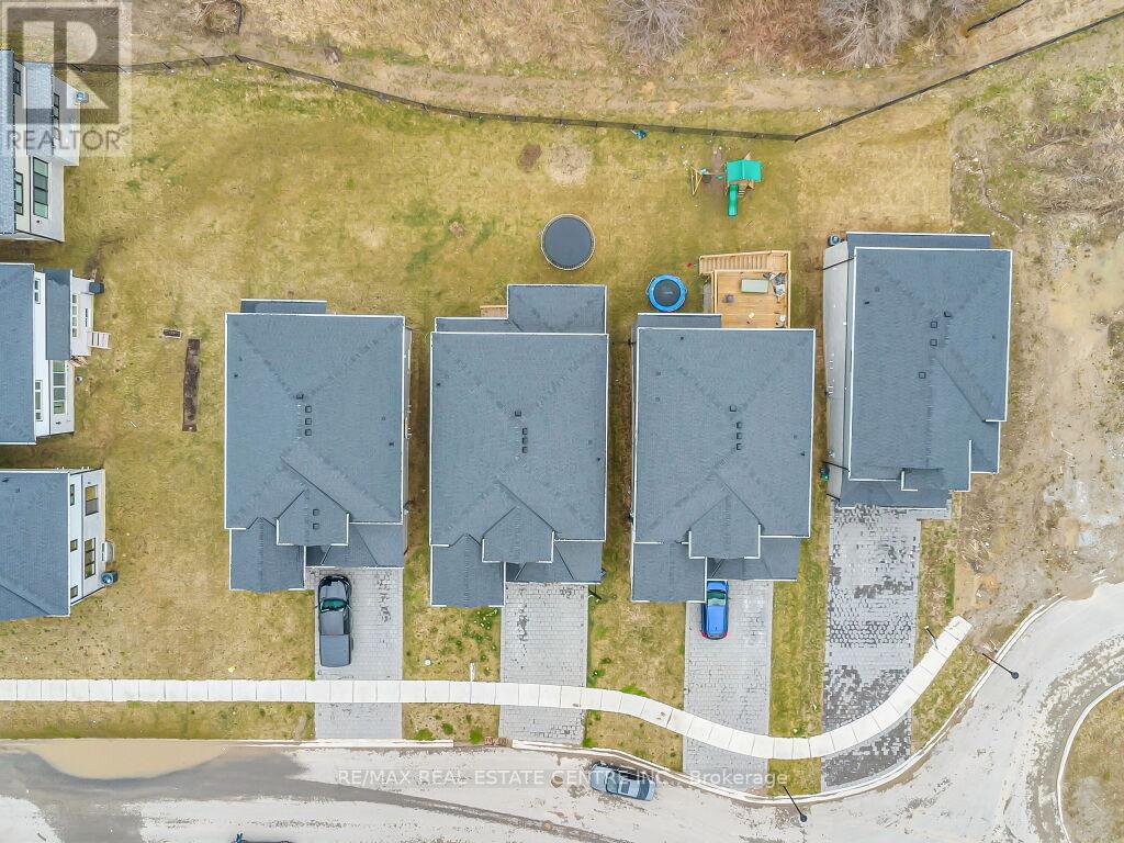 3374 Oriole Drive, London South, Ontario  N6M 0K1 - Photo 5 - X12566082