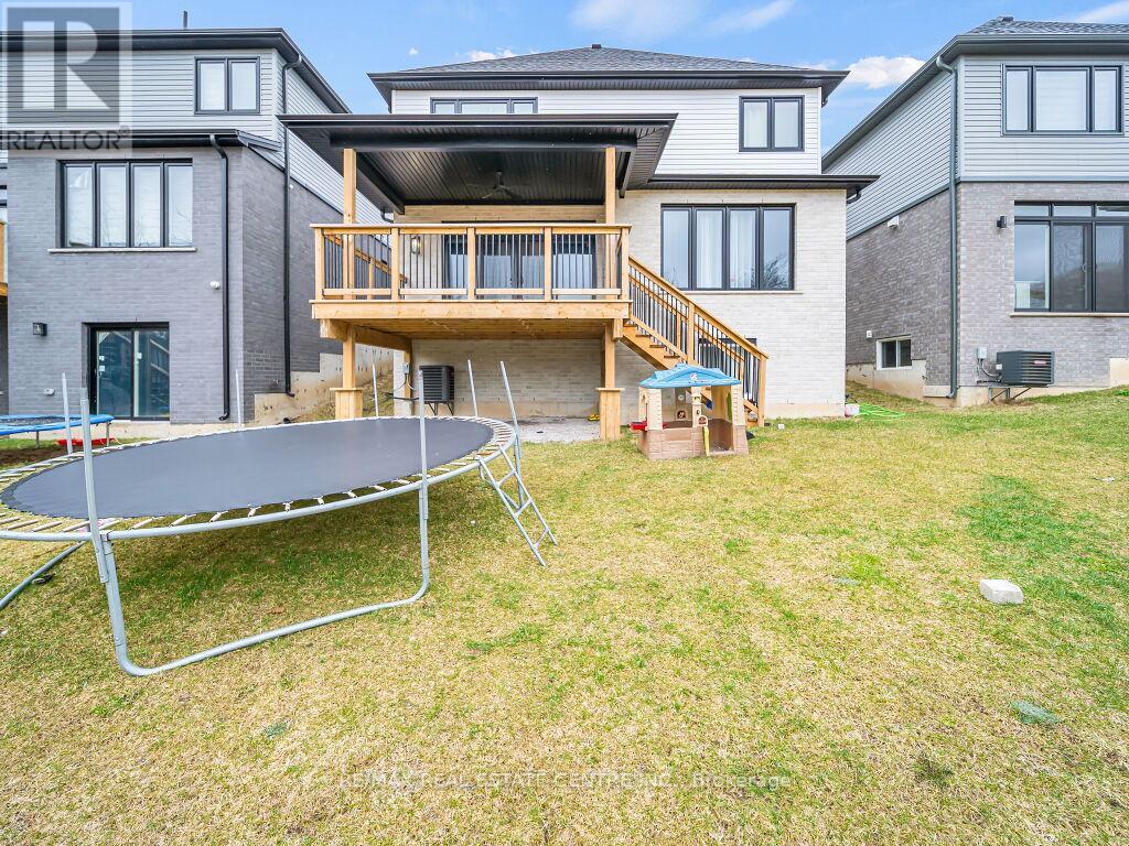 3374 Oriole Drive, London South, Ontario  N6M 0K1 - Photo 8 - X12566082