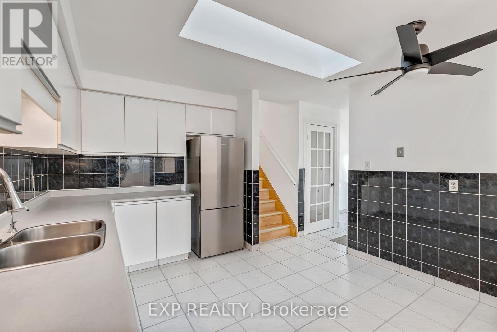 71 Edgemere Drive, Cambridge, Ontario  N1P 1B3 - Photo 10 - X12566090