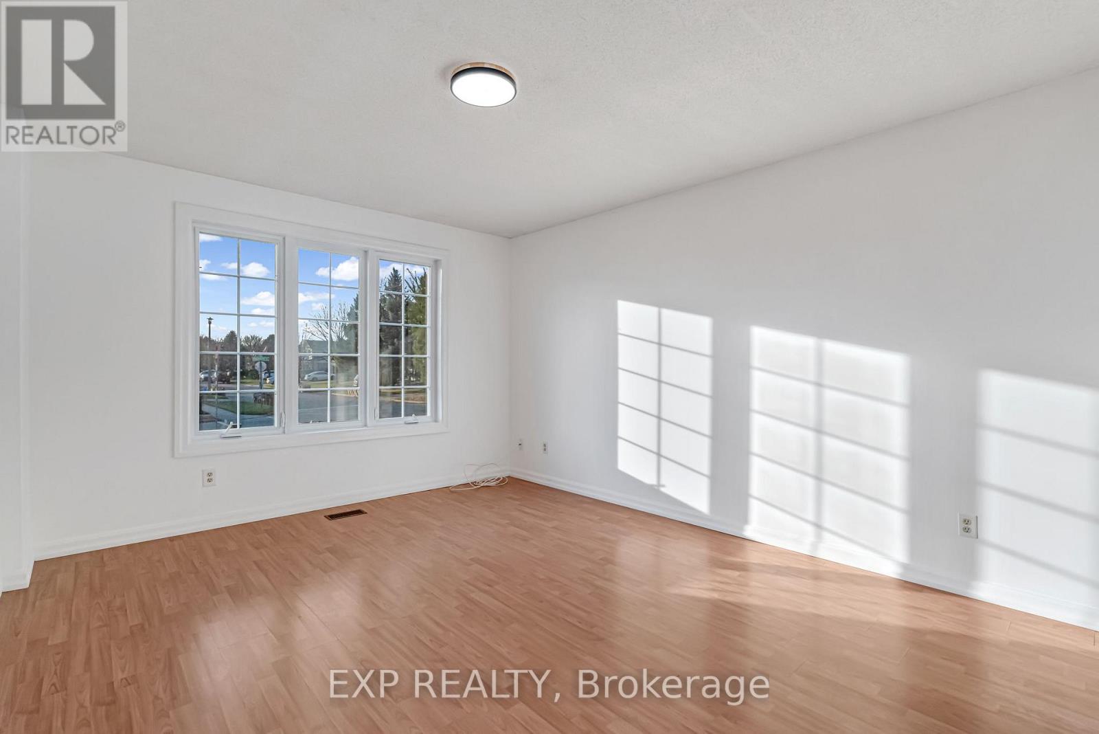 71 Edgemere Drive, Cambridge, Ontario  N1P 1B3 - Photo 12 - X12566090