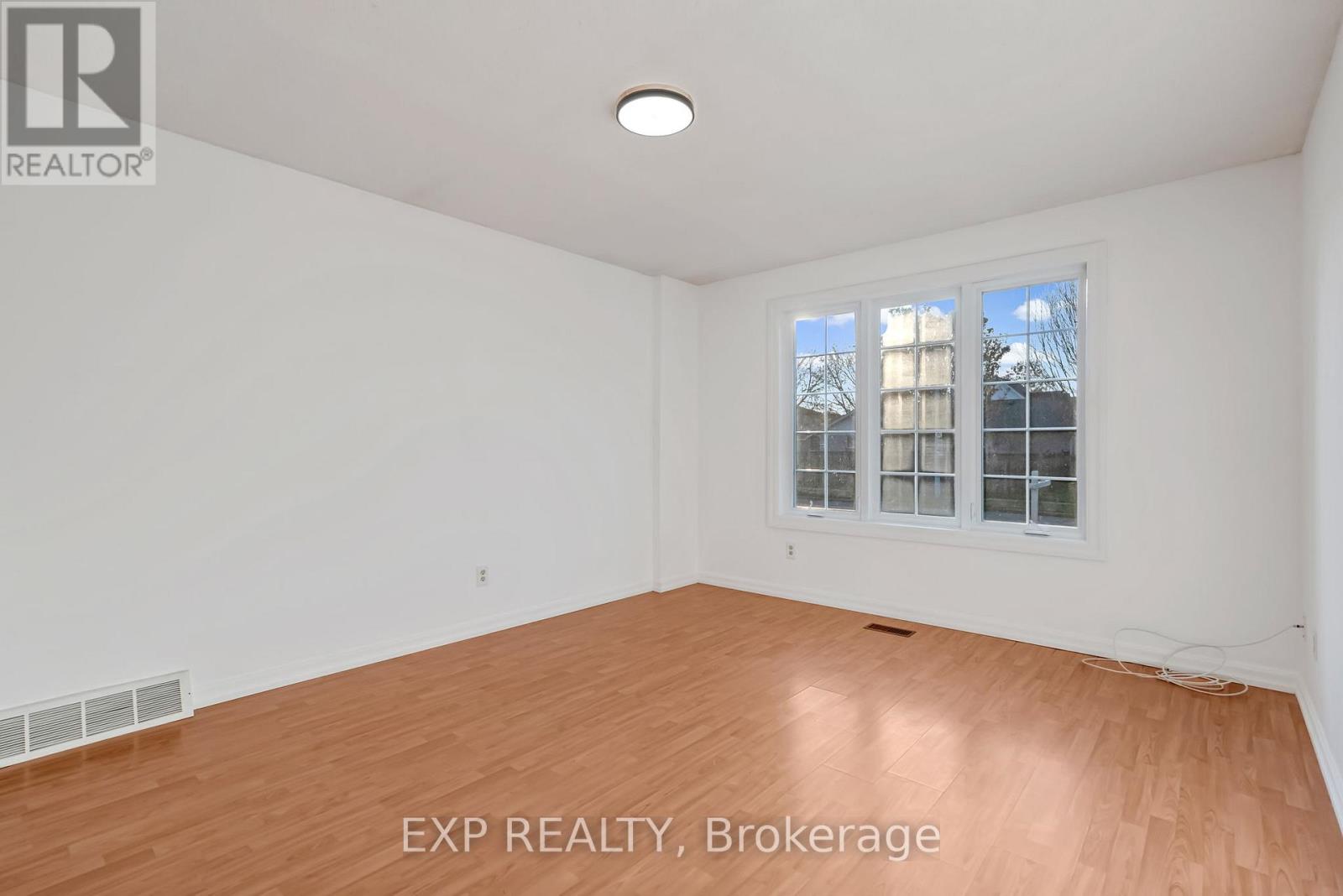 71 Edgemere Drive, Cambridge, Ontario  N1P 1B3 - Photo 15 - X12566090