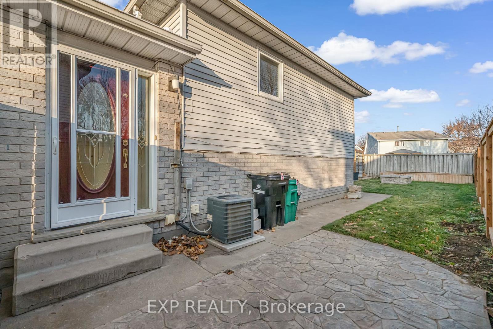 71 Edgemere Drive, Cambridge, Ontario  N1P 1B3 - Photo 45 - X12566090
