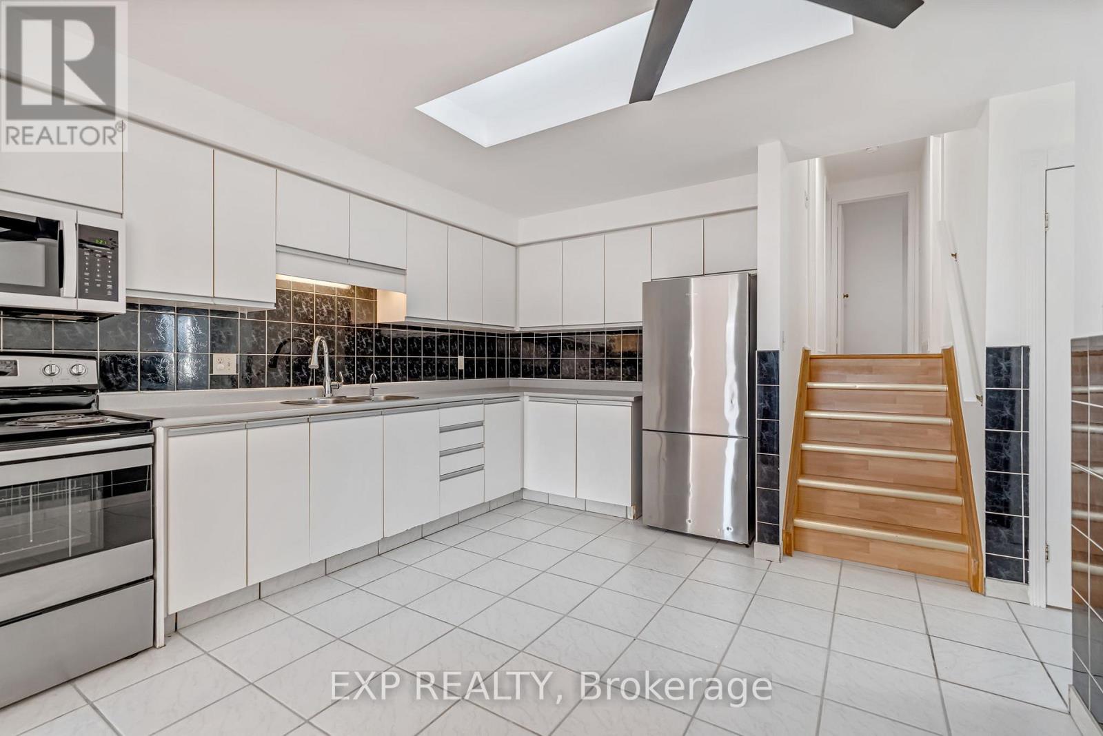 71 Edgemere Drive, Cambridge, Ontario  N1P 1B3 - Photo 8 - X12566090