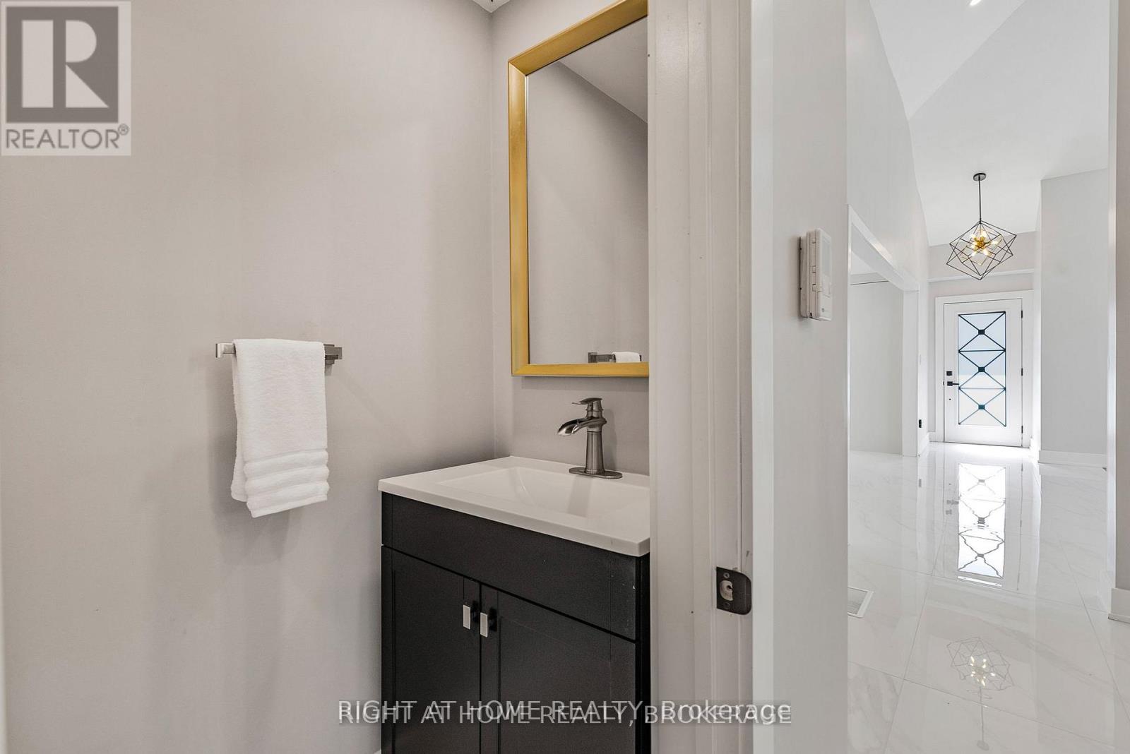 347 Mapledene Drive, Hamilton, Ontario  L9G 2K3 - Photo 15 - X12566208