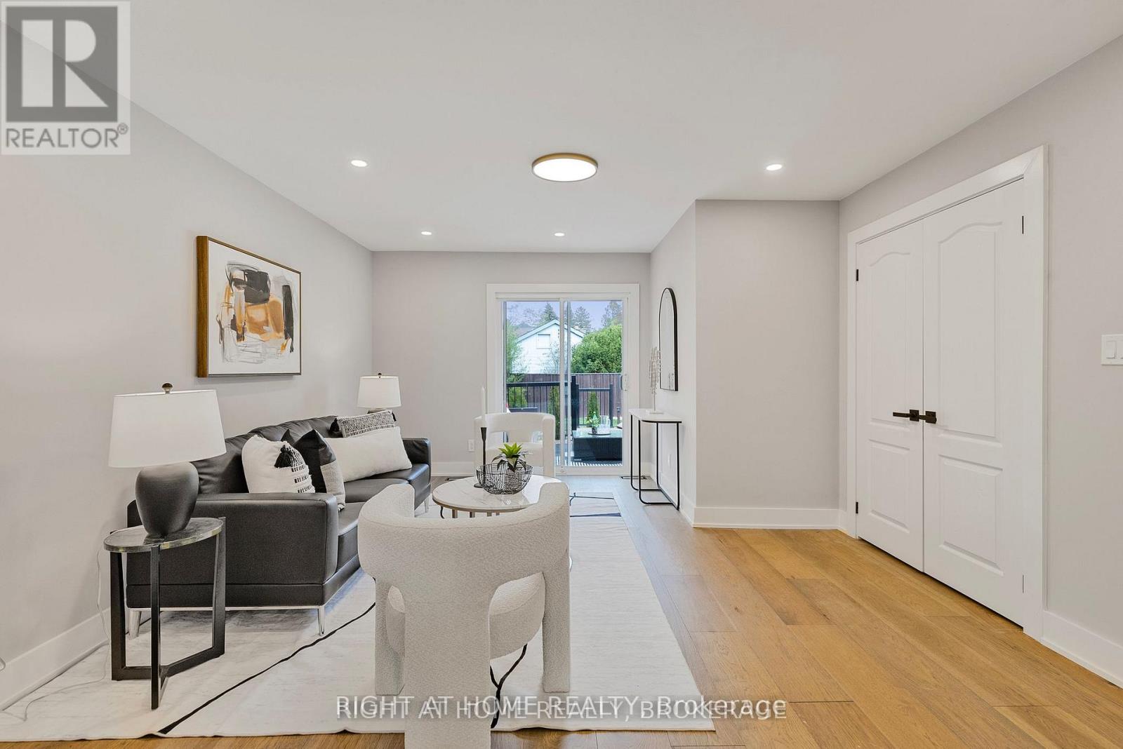 347 Mapledene Drive, Hamilton, Ontario  L9G 2K3 - Photo 9 - X12566208