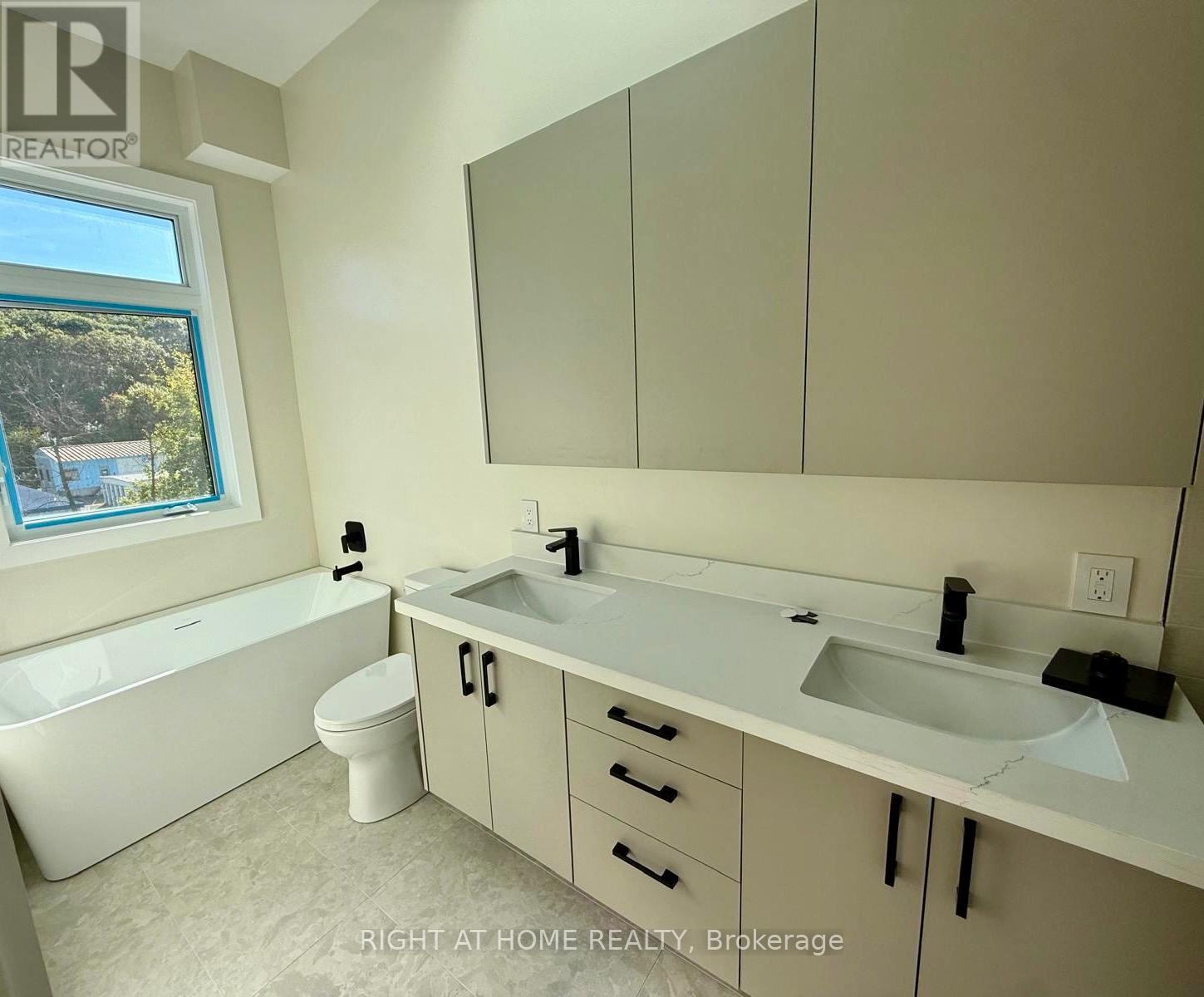 79a River Street, Parry Sound, Ontario  P2A 2T8 - Photo 6 - X12566218