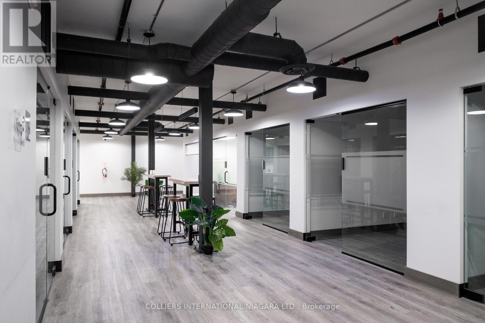 4635 Queen Street, Niagara Falls, Ontario  L2E 2L7 - Photo 10 - X12566274