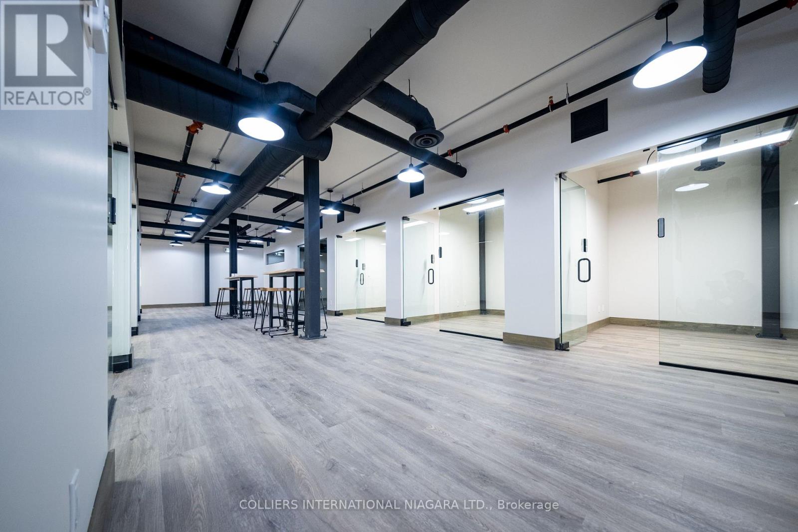 4635 Queen Street, Niagara Falls, Ontario  L2E 2L7 - Photo 8 - X12566274