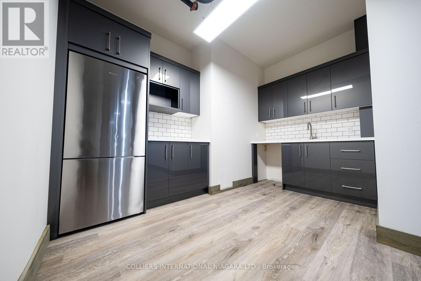 4635 Queen Street, Niagara Falls, Ontario  L2E 2L7 - Photo 9 - X12566274