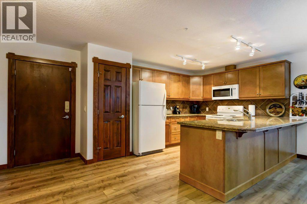 324, 170 Crossbow Place, Canmore, Alberta  T1W 3H4 - Photo 2 - A2271746