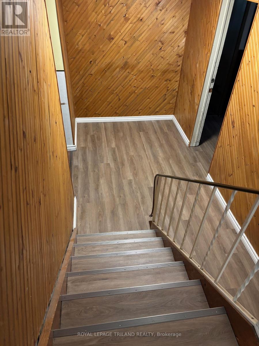 358 Helen Drive, Strathroy-Caradoc, Ontario  N7G 3M4 - Photo 18 - X12565522